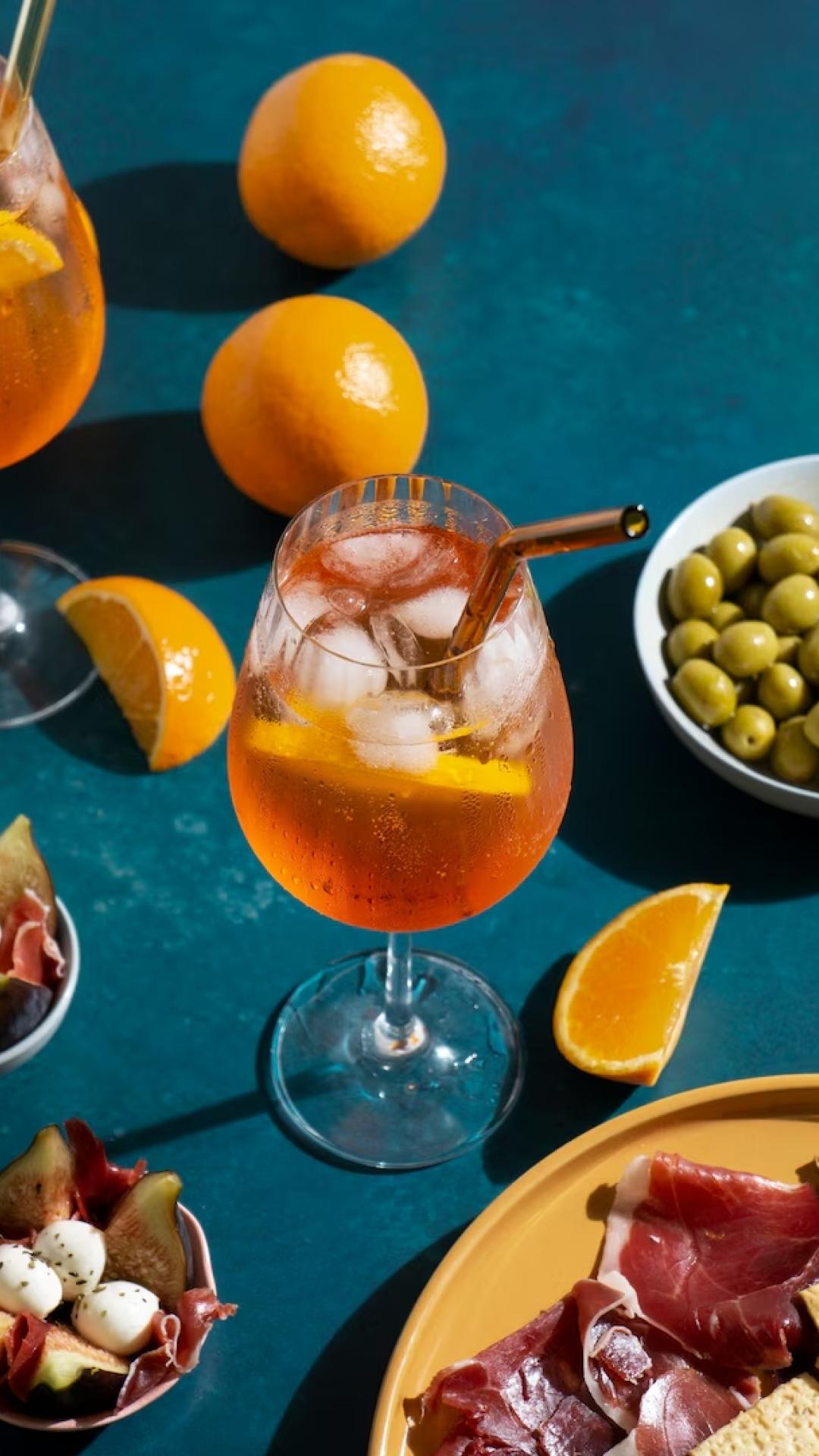 Imagen interna COCTELES Y TAPAS